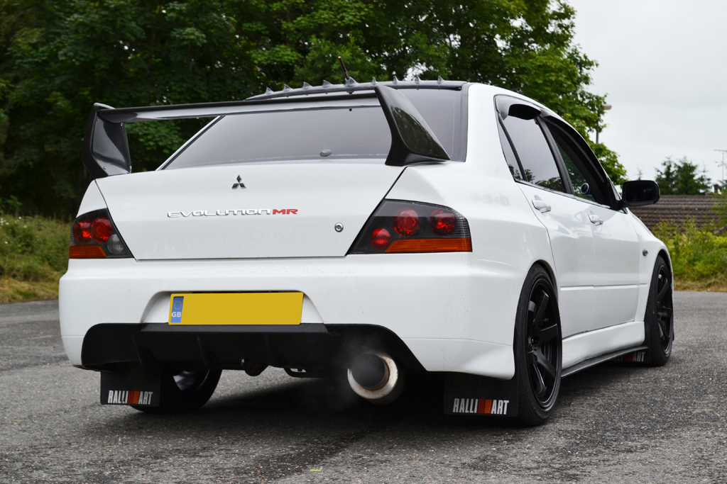 2005 Mitsubishi Lancer Evolution photo