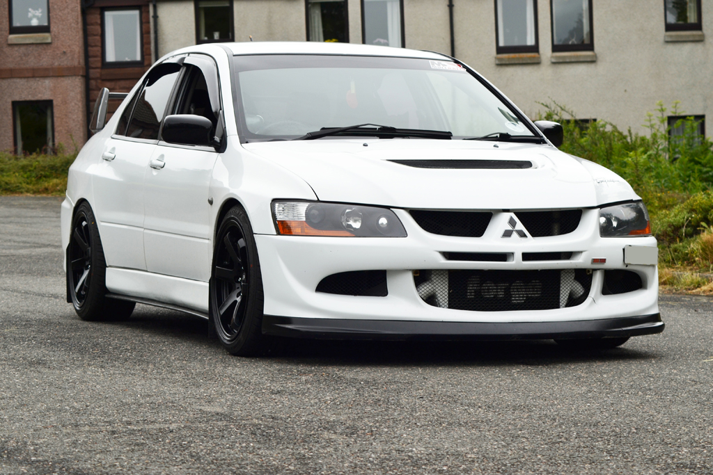 2005 Mitsubishi Lancer Evolution photo