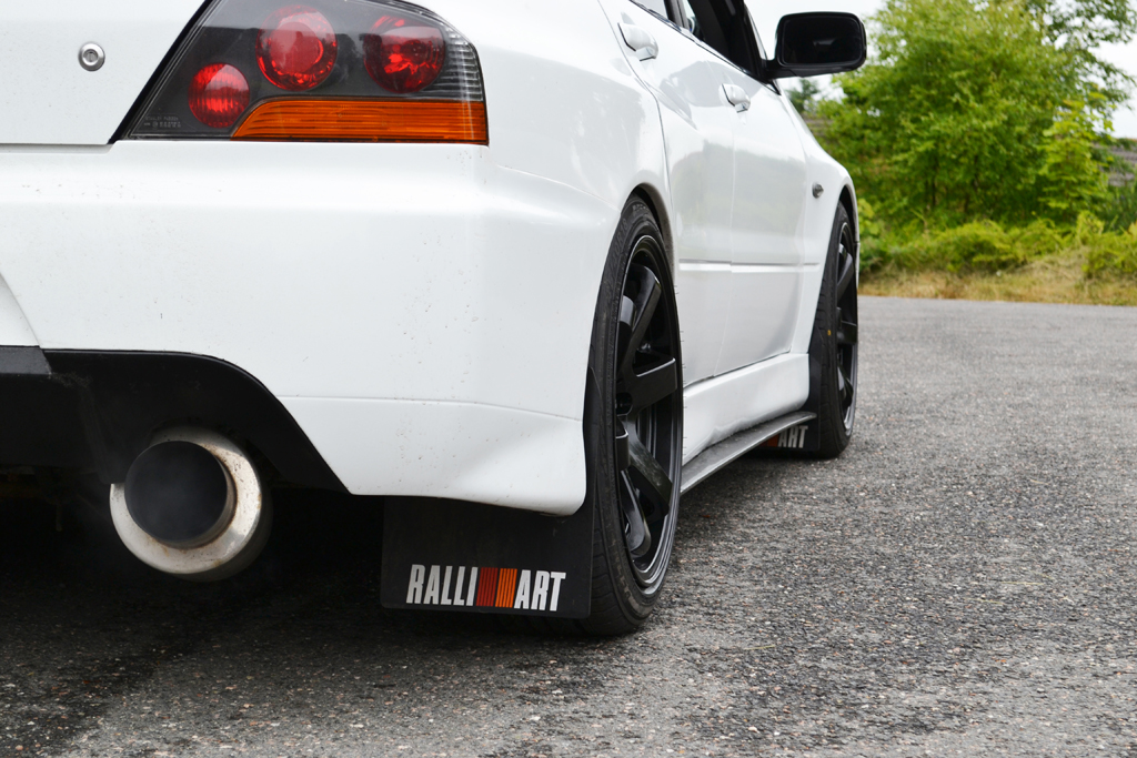 2005 Mitsubishi Lancer Evolution photo