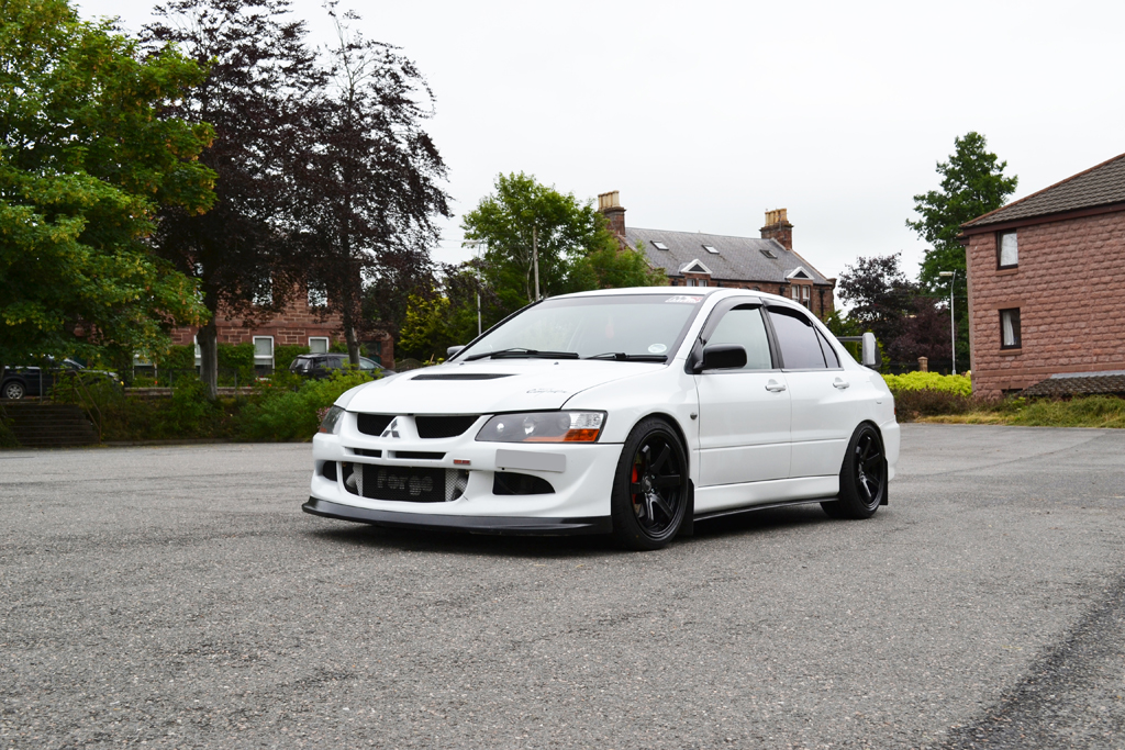 2005 Mitsubishi Lancer Evolution photo