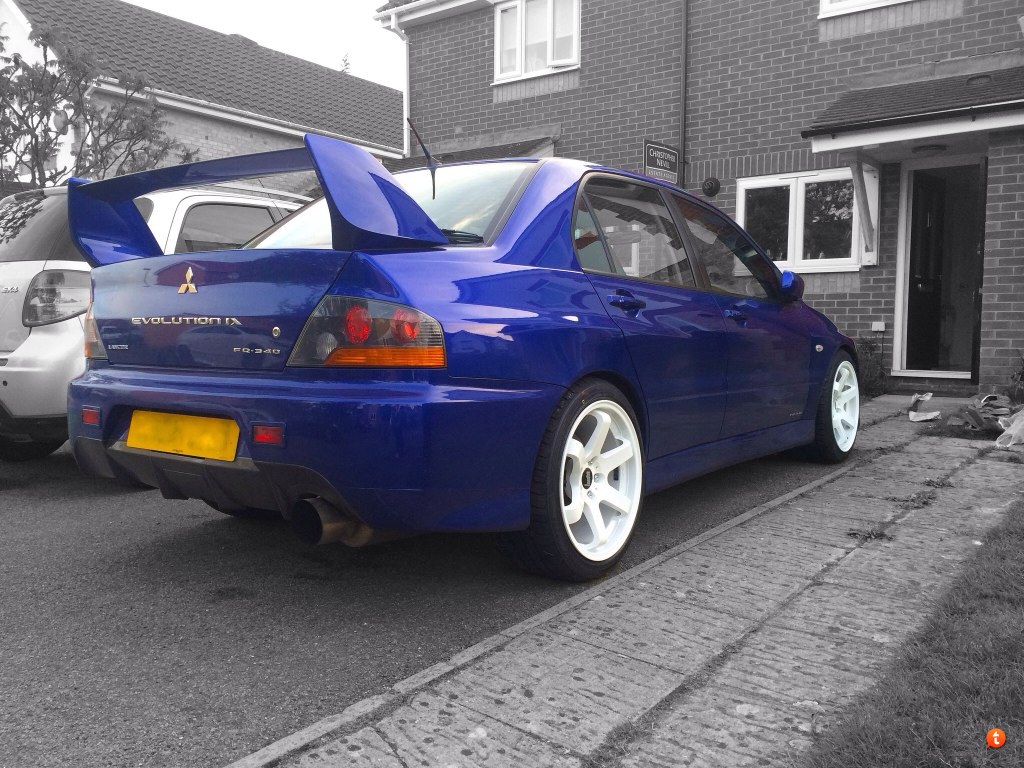 2003 Mitsubishi Lancer Evolution photo