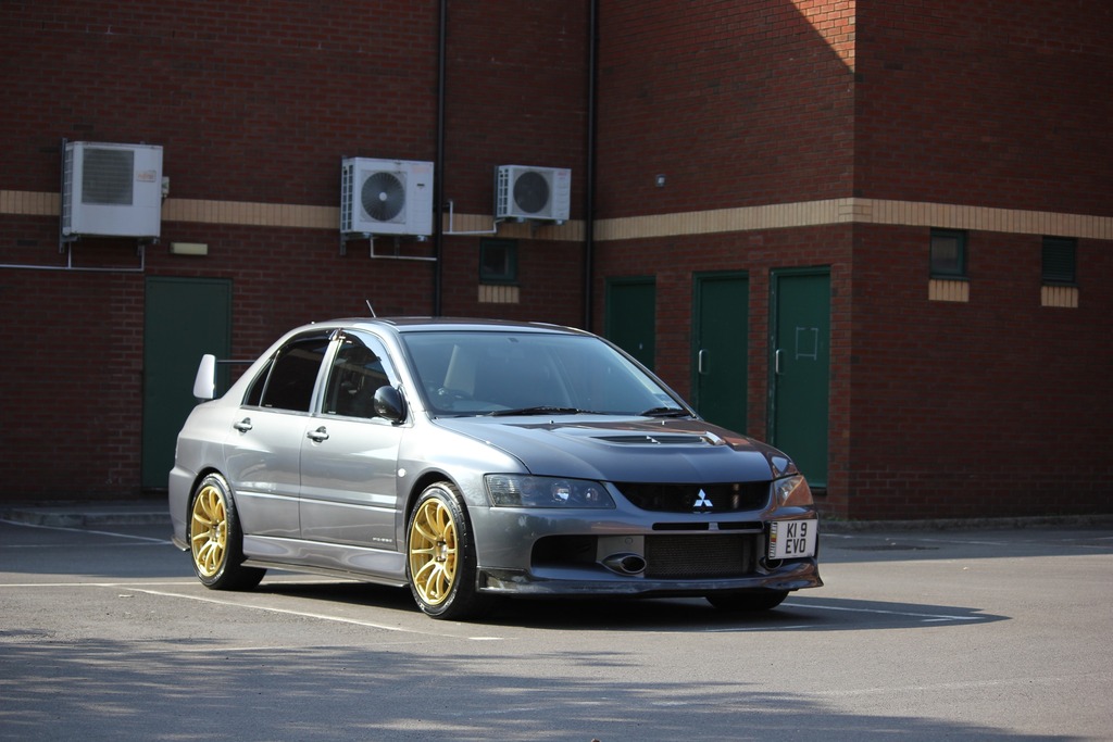 2004 Mitsubishi Lancer Evolution photo