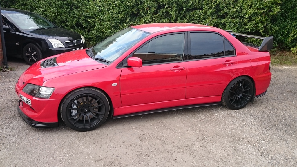 2004 Mitsubishi Lancer Evolution photo