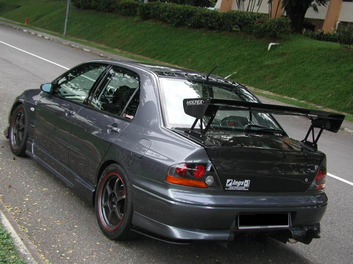 2006 Mitsubishi Lancer Evolution photo