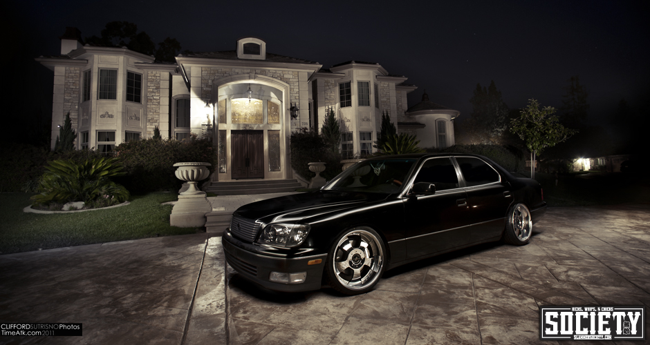 1999 Lexus LS 400 photo