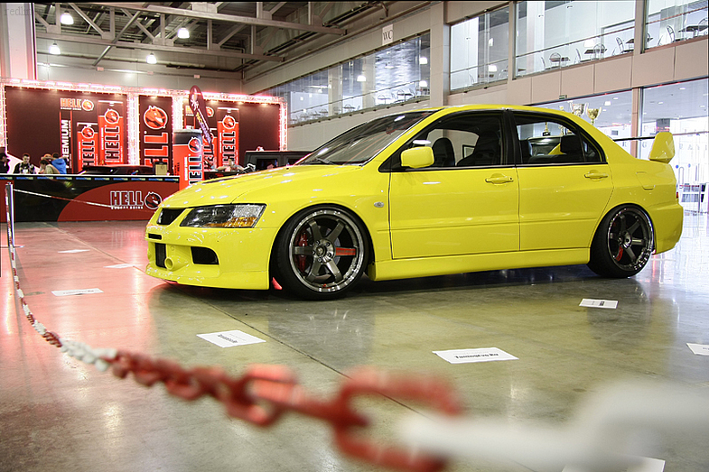 2005 Mitsubishi Lancer Evolution photo