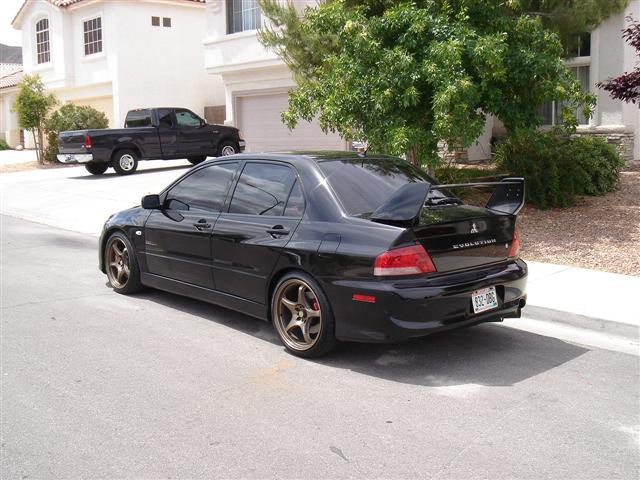 2005 Mitsubishi Lancer Evolution photo