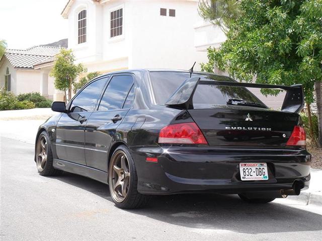 2005 Mitsubishi Lancer Evolution photo