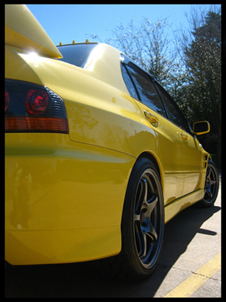 2004 Mitsubishi Lancer Evolution photo