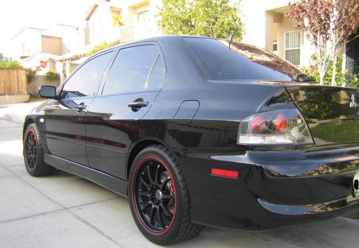 2003 Mitsubishi Lancer Evolution photo