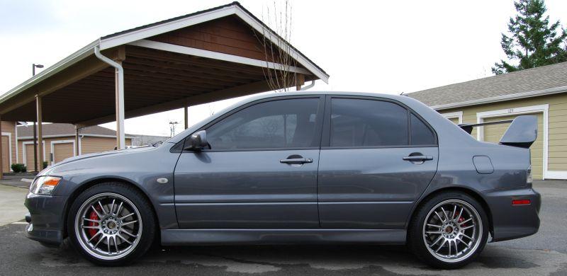 2005 Mitsubishi Lancer Evolution photo