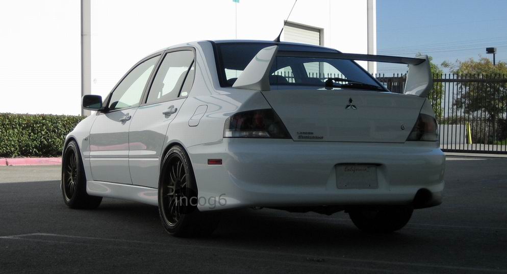 2004 Mitsubishi Lancer Evolution photo
