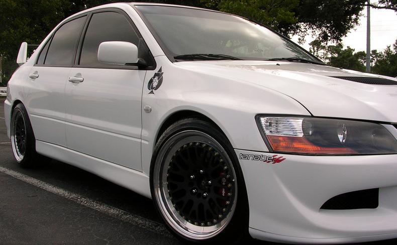 2005 Mitsubishi Lancer Evolution photo