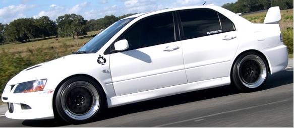 2005 Mitsubishi Lancer Evolution photo