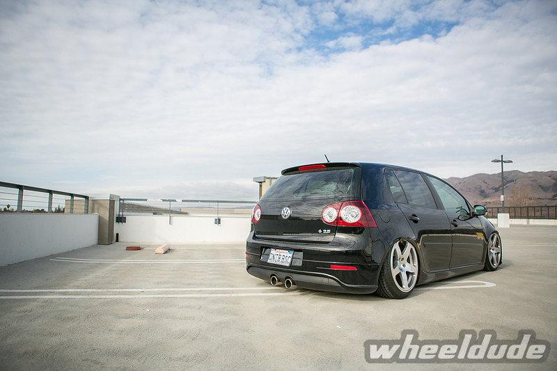 2010 Volkswagen Golf photo
