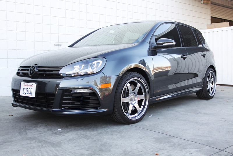 2013 Volkswagen Golf R photo