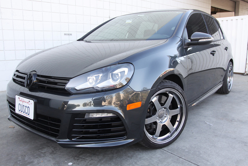 2013 Volkswagen Golf R photo