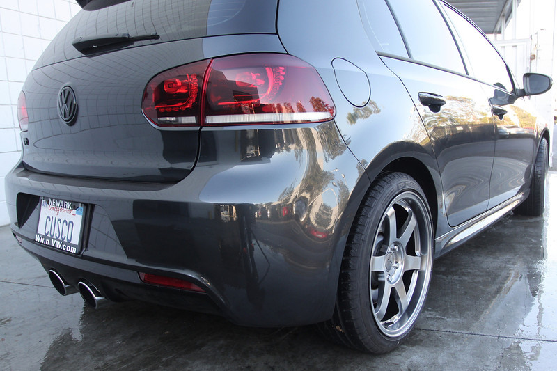 2013 Volkswagen Golf R photo