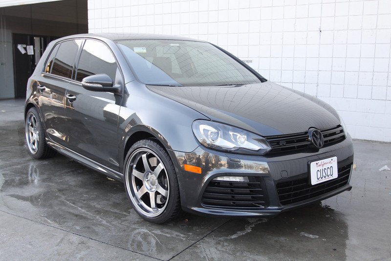 2013 Volkswagen Golf R photo