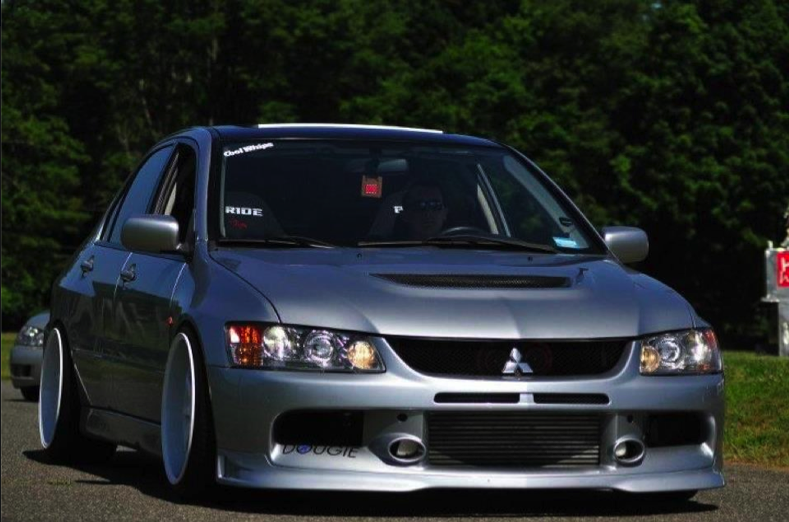 2005 Mitsubishi Lancer Evolution photo