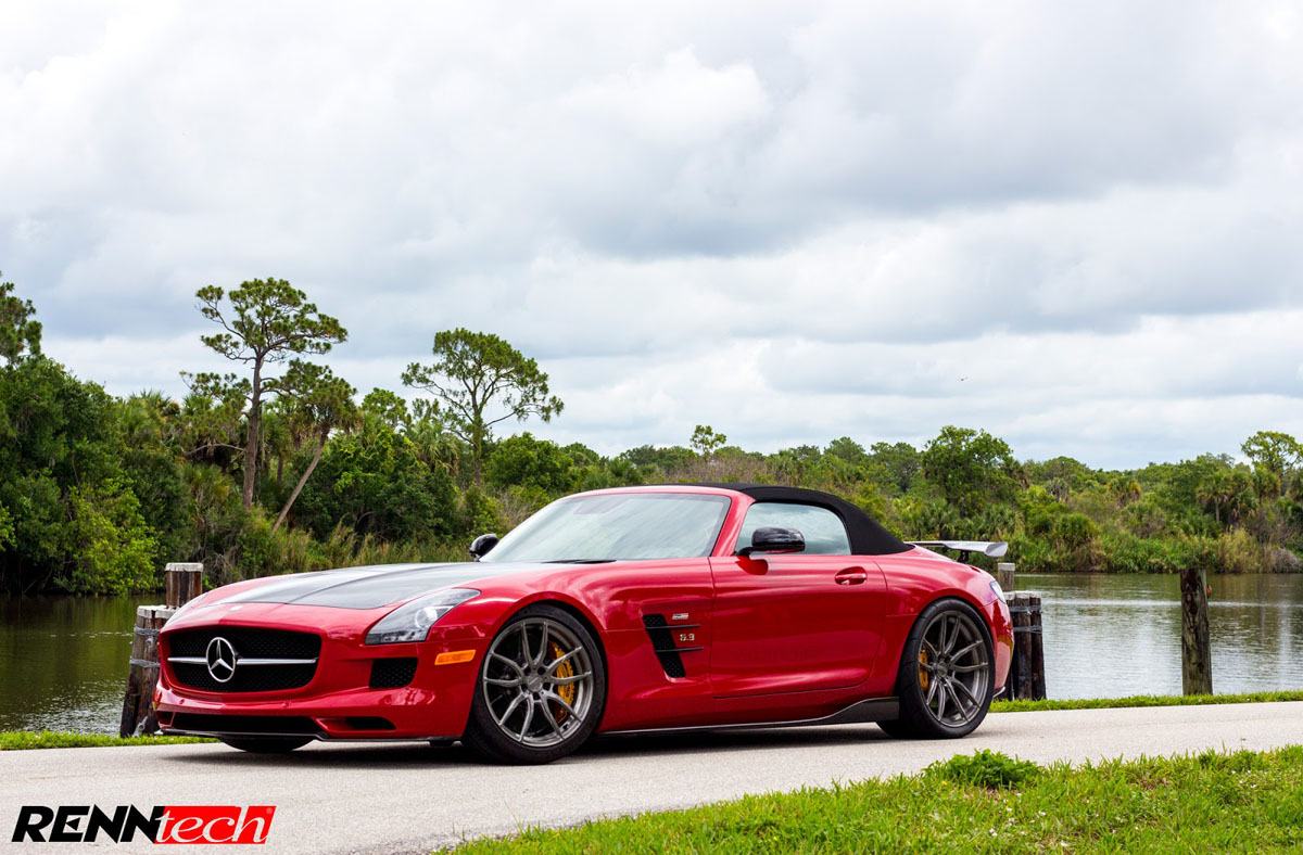 2015 Mercedes-Benz SLS AMG photo