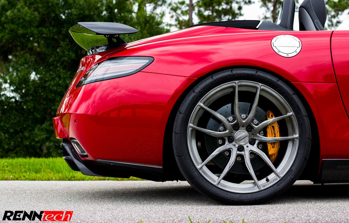 2015 Mercedes-Benz SLS AMG photo
