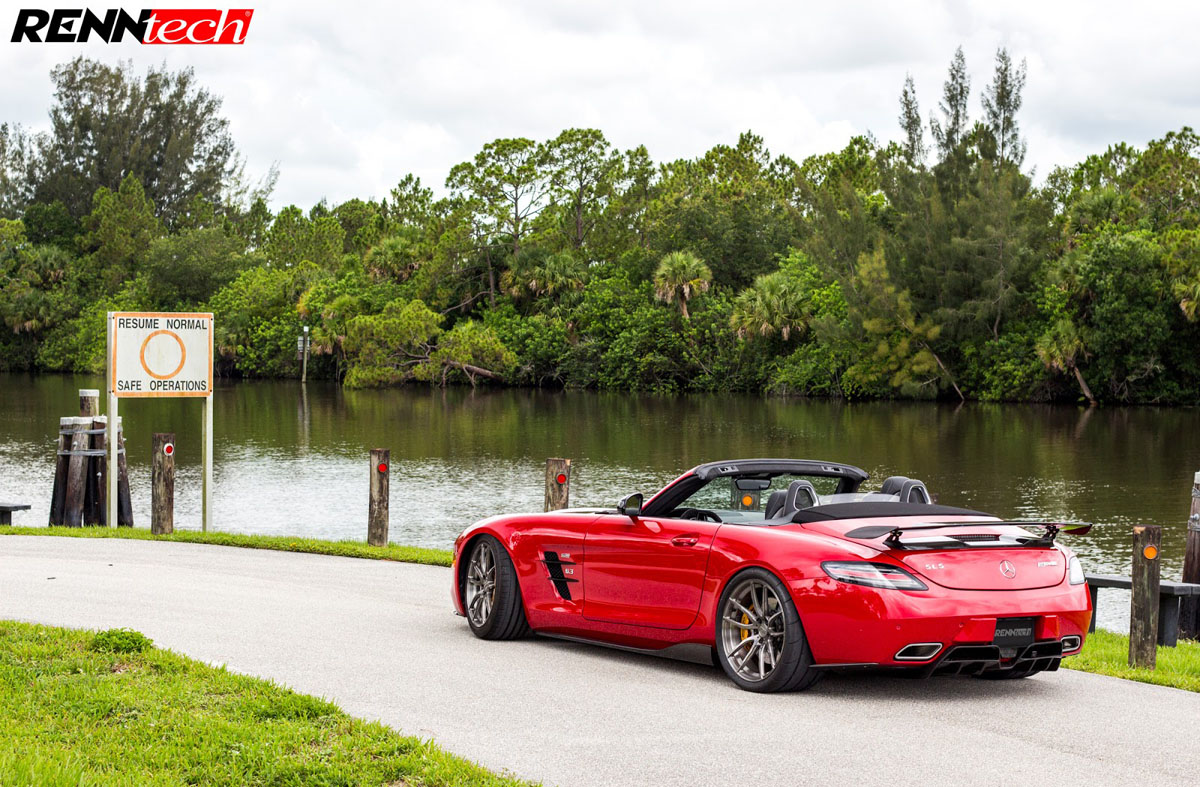 2015 Mercedes-Benz SLS AMG photo