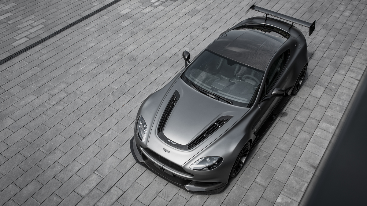 2013 Aston Martin V12 Vantage photo