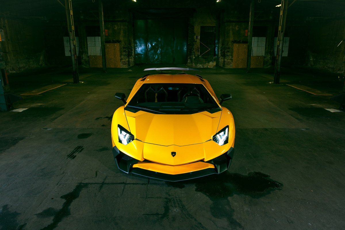 2015 Lamborghini Aventador photo