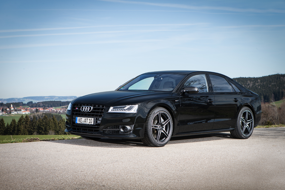 2016 Audi S8 photo