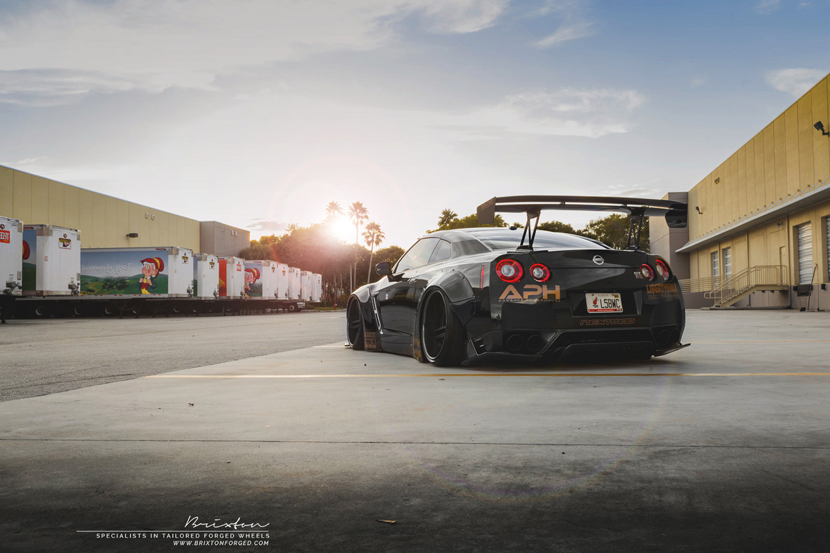 2016 Nissan GT-R photo