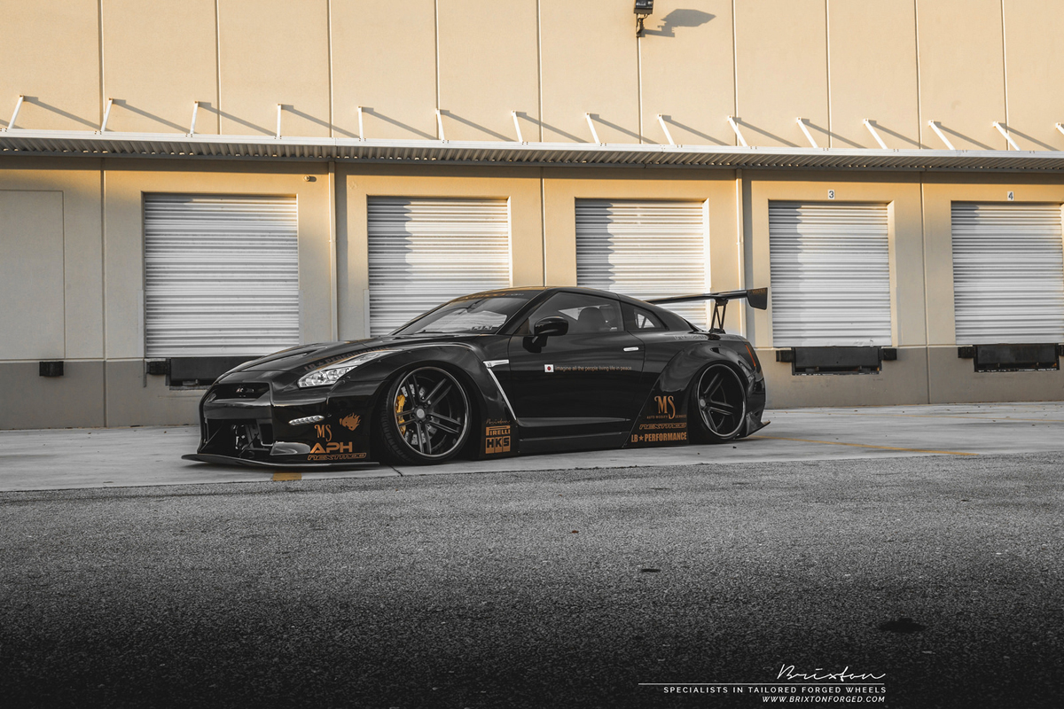 2016 Nissan GT-R photo