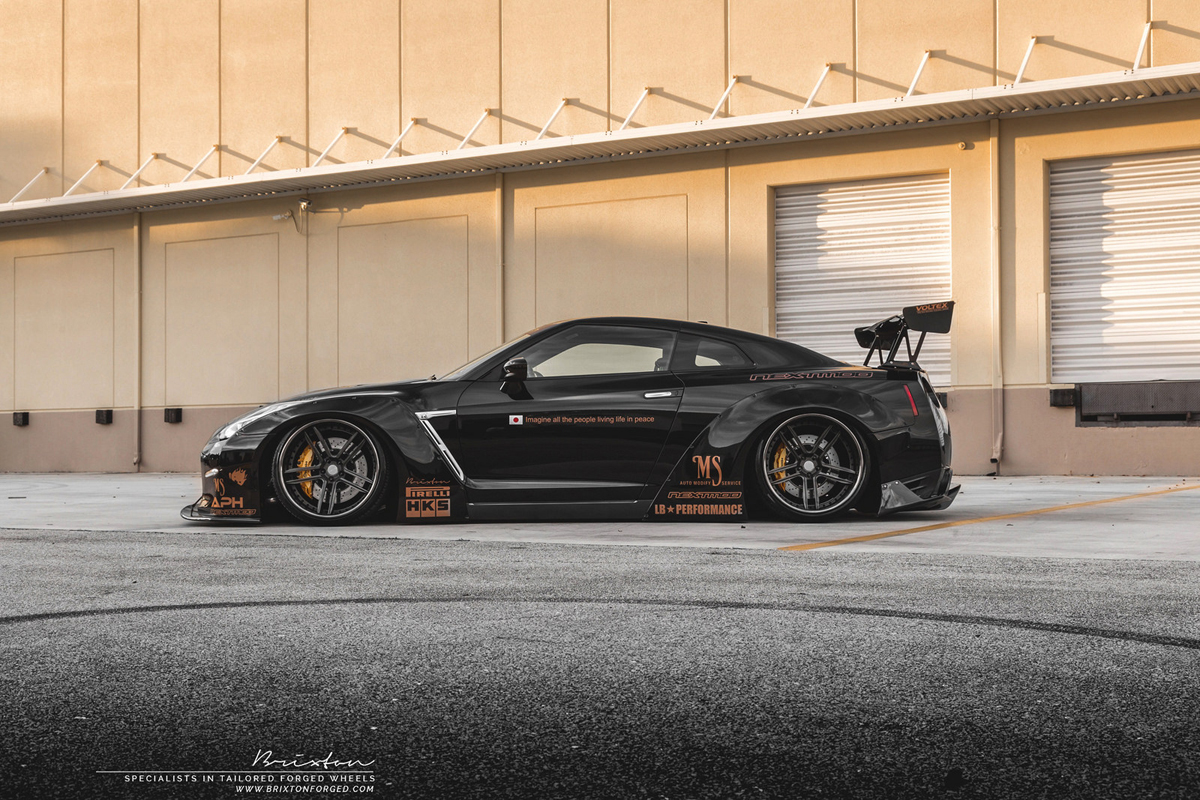 2016 Nissan GT-R photo