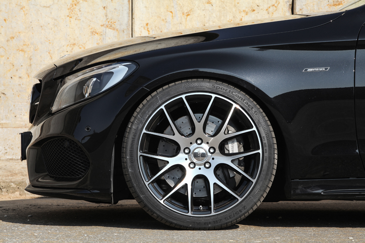 2017 Mercedes-Benz AMG C photo