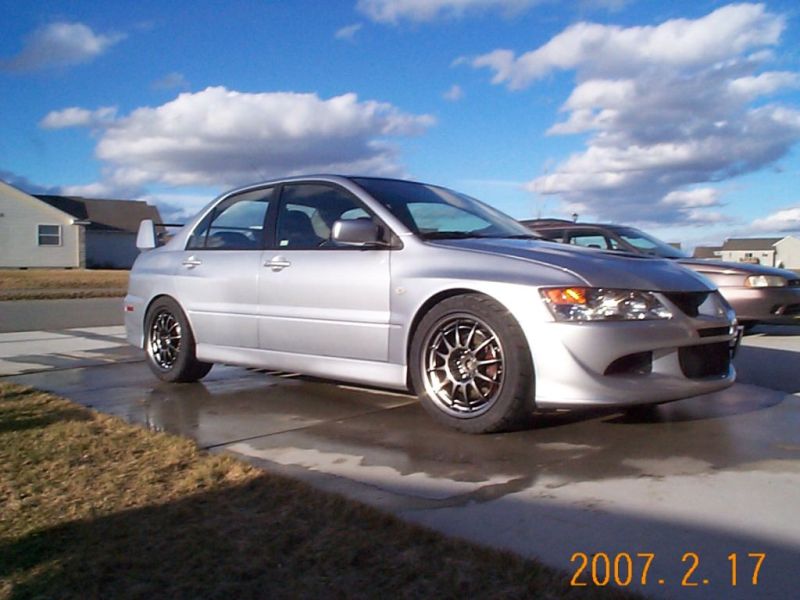 2005 Mitsubishi Lancer Evolution photo