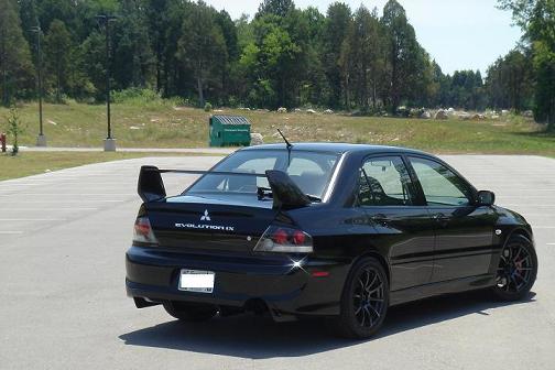 2005 Mitsubishi Lancer Evolution photo