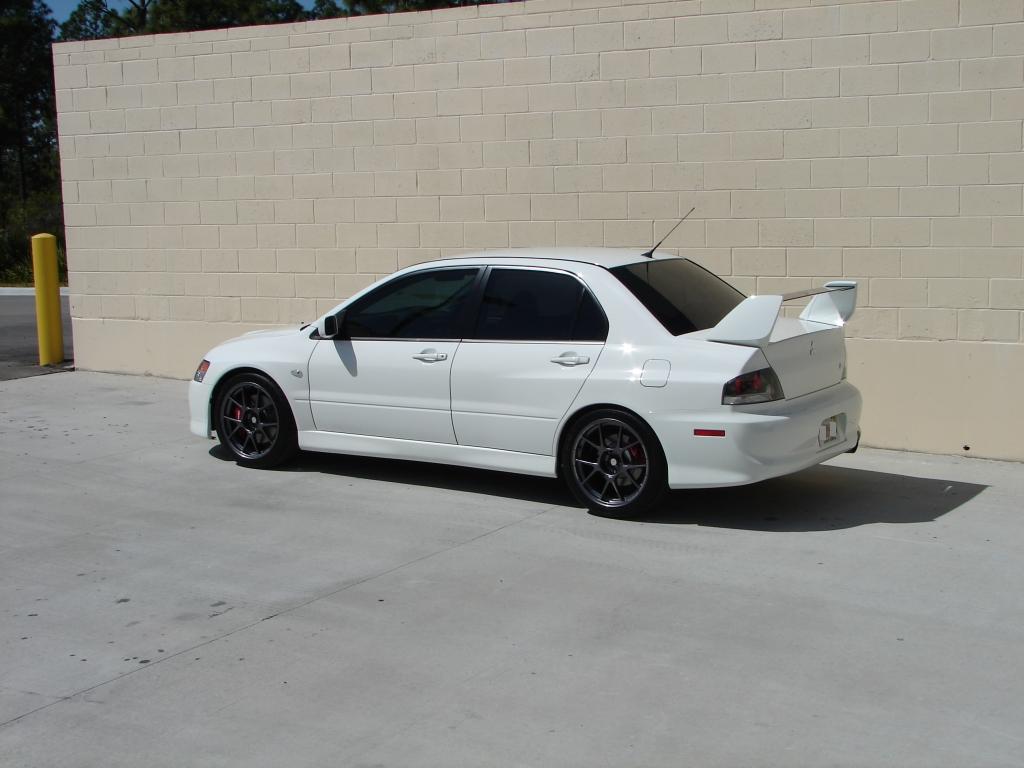 2003 Mitsubishi Lancer Evolution photo