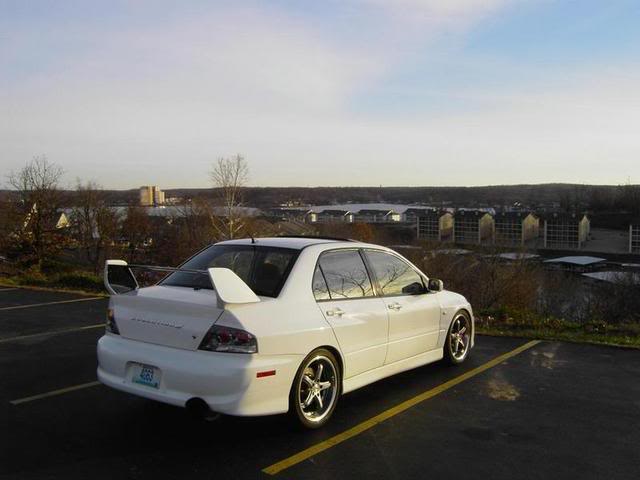 2005 Mitsubishi Lancer Evolution photo