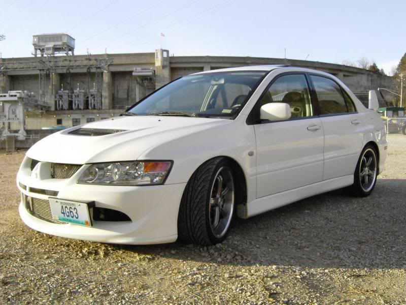 2005 Mitsubishi Lancer Evolution photo