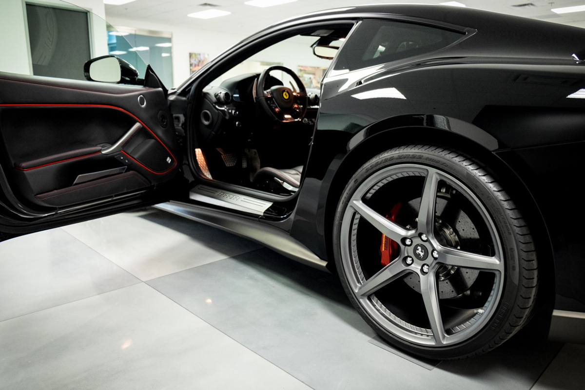 2015 Ferrari F12berlinetta photo