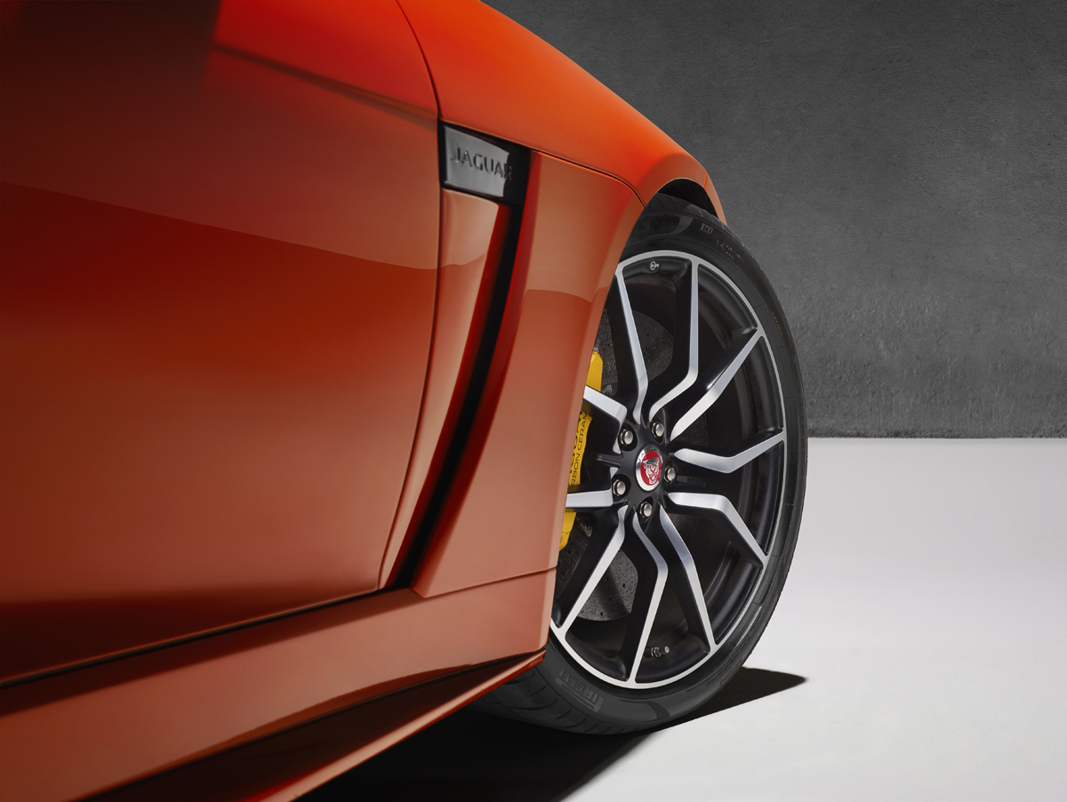 2016 Jaguar F-TYPE photo