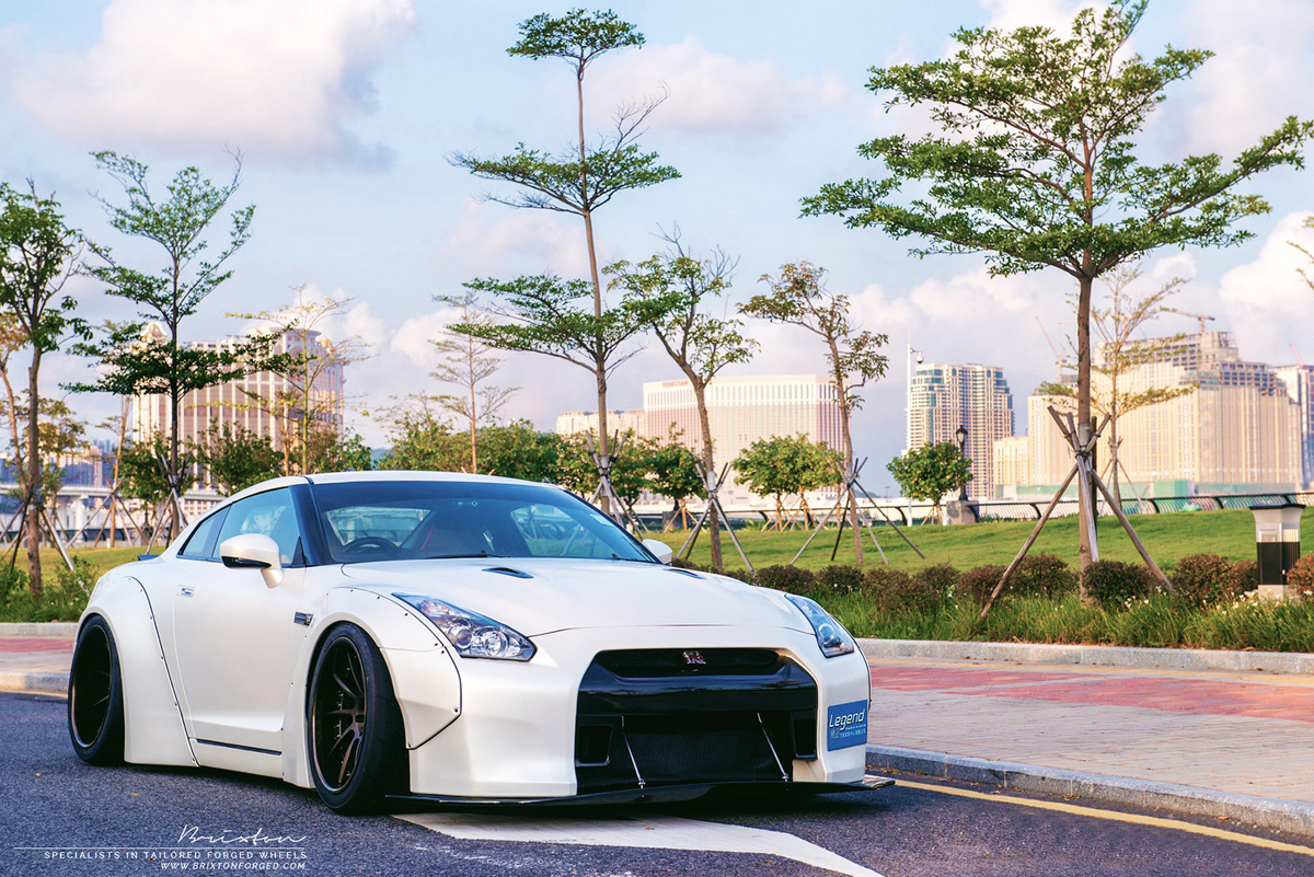 2016 Nissan GT-R photo