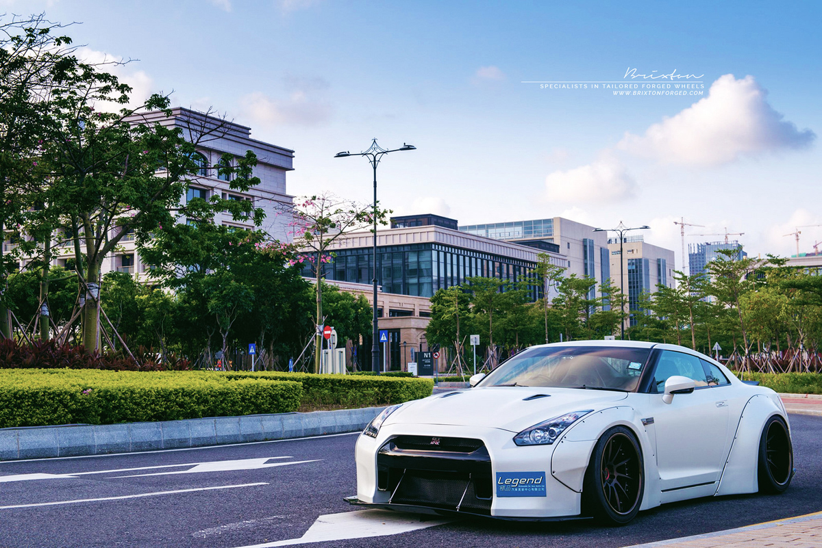 2016 Nissan GT-R photo