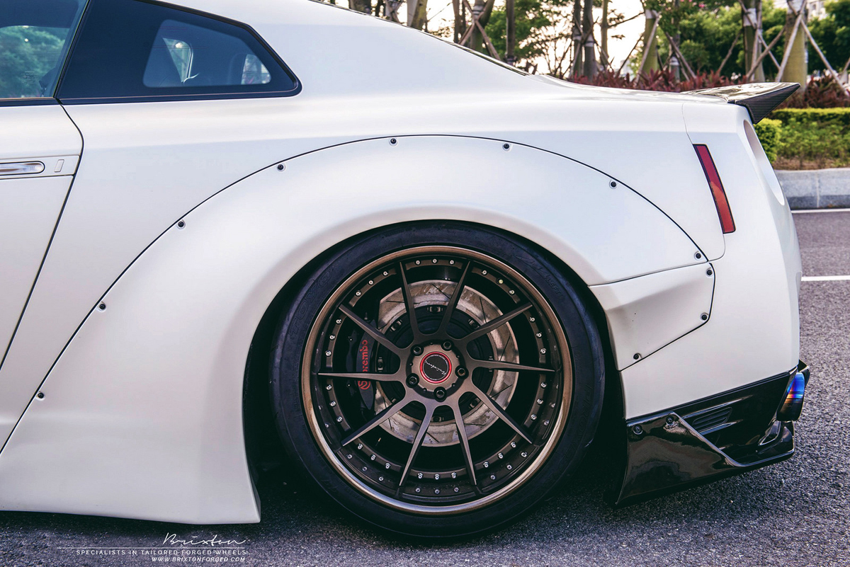 2016 Nissan GT-R photo