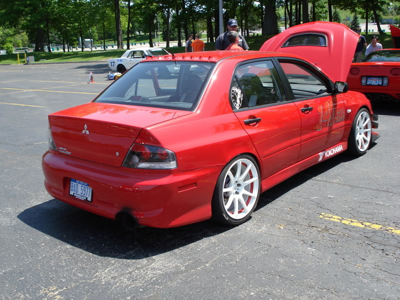 2004 Mitsubishi Lancer Evolution photo