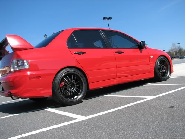 2005 Mitsubishi Lancer Evolution photo