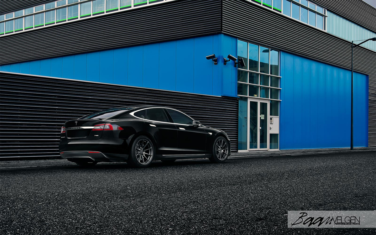 2015 Tesla Model S photo