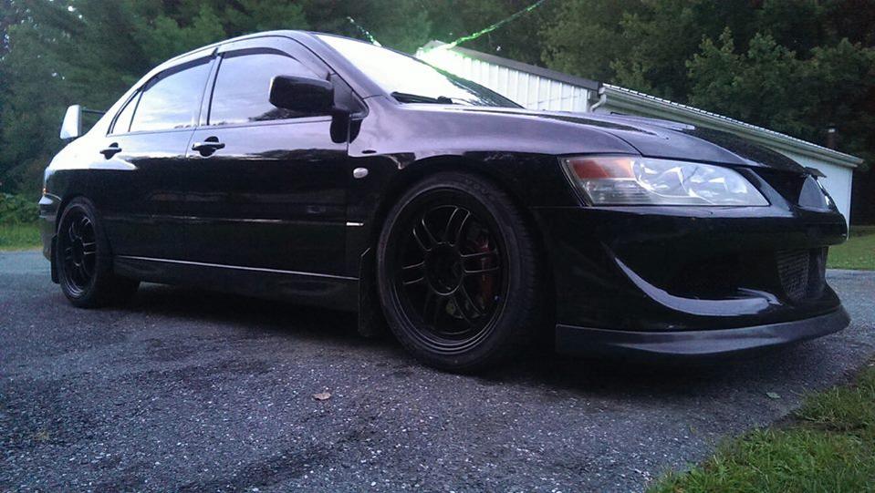2004 Mitsubishi Lancer Evolution photo