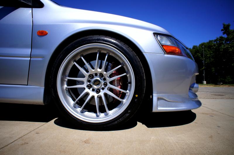 2004 Mitsubishi Lancer Evolution photo