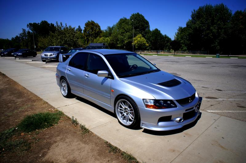 2004 Mitsubishi Lancer Evolution photo